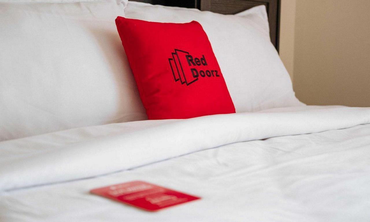 Reddoorz At Hotel Rumberpon Sorong Exterior photo